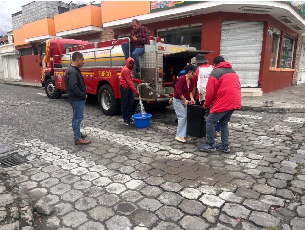 CRISIS DE AGUA EN OTAVALO CUMPLE 5 DÍAS: 30 SECTORES AFECTADOS Y EL COE ACTIVA MEDIDAS DE EMERGENCIA