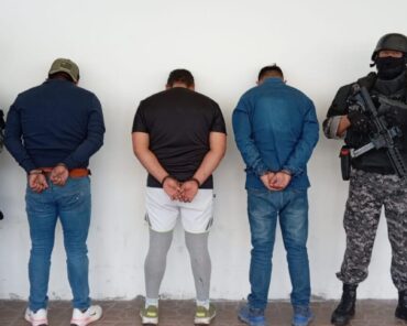 Tres de los cuatro aprehendidos por un presunto robo a una vivienda en Caranqui, Ibarra
