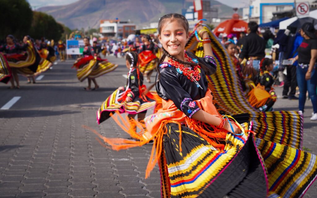 Danzante participa en el Pregón de Fiestas de Ibarra.