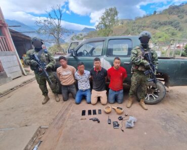 Operación militar en Buenos Aires, Urcuquí, deja ocho aprehendidos vinculados al Frente Oliver Sinisterra