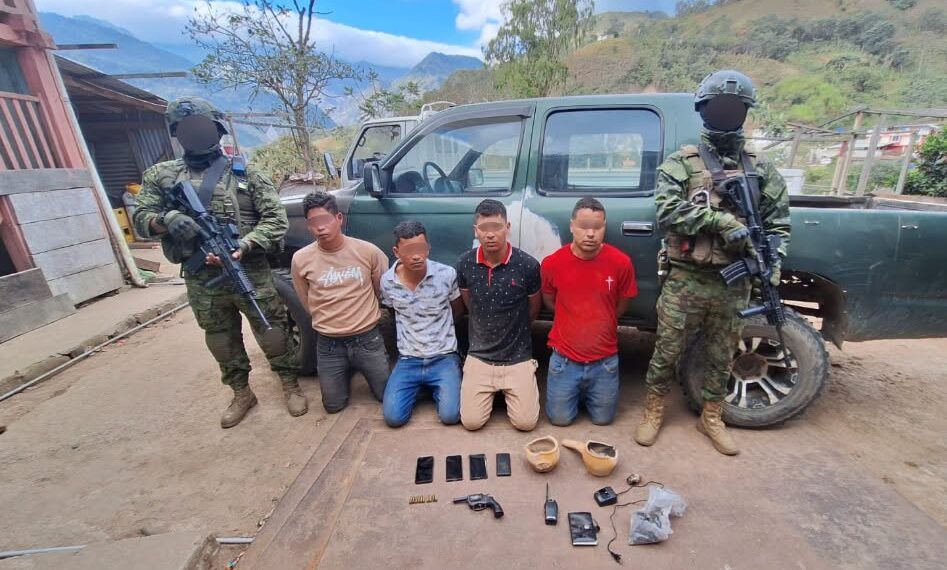 Operación militar en Buenos Aires, Urcuquí, deja ocho aprehendidos vinculados al Frente Oliver Sinisterra