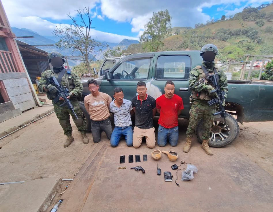 Operación militar en Buenos Aires, Urcuquí, deja ocho aprehendidos vinculados al Frente Oliver Sinisterra