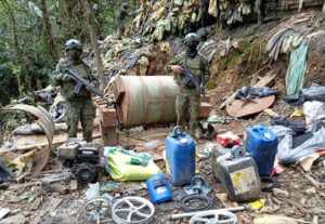 Militares durante operativo contra la minería ilegal en Buenos Aires, Urcuquí