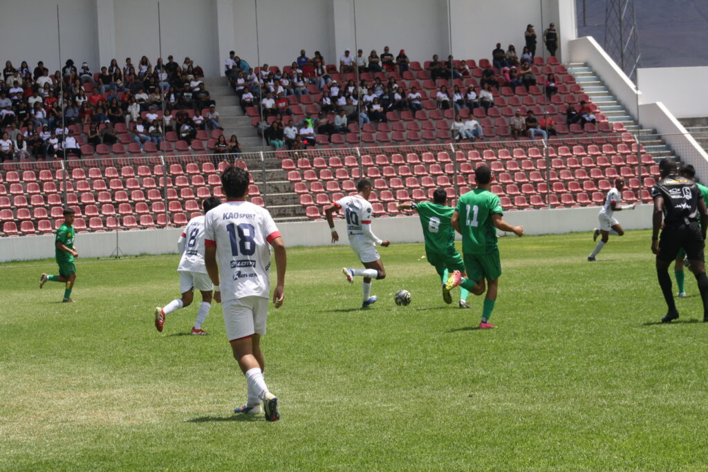 Primera final de LigaPro Universitaria entre la UTN y la Universidad Técnica de Babahoyo en Ibarra.